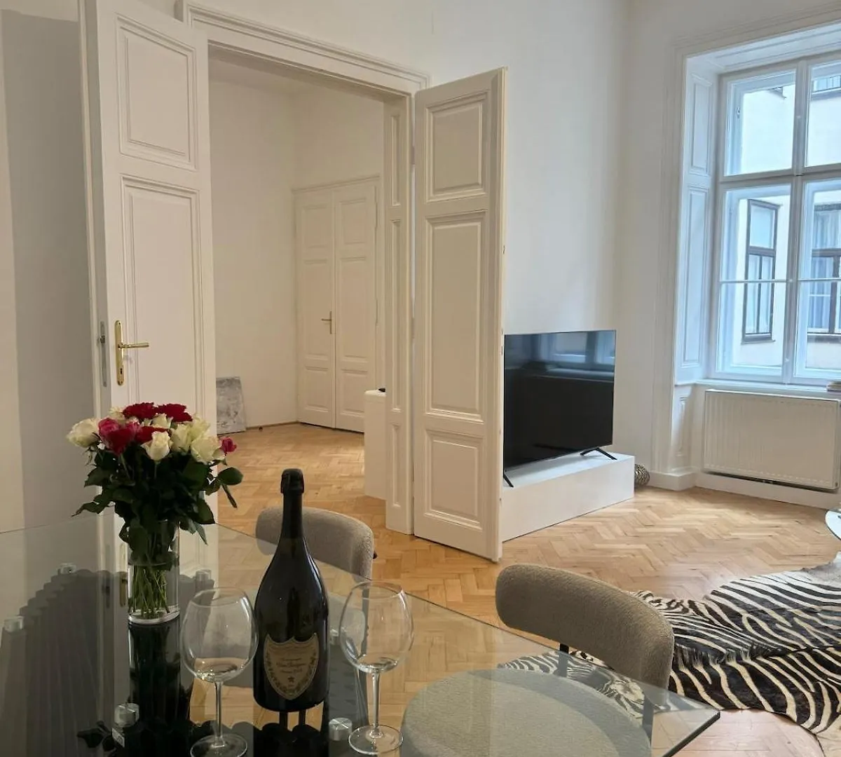 Luxury 1St District Apartment Vienna